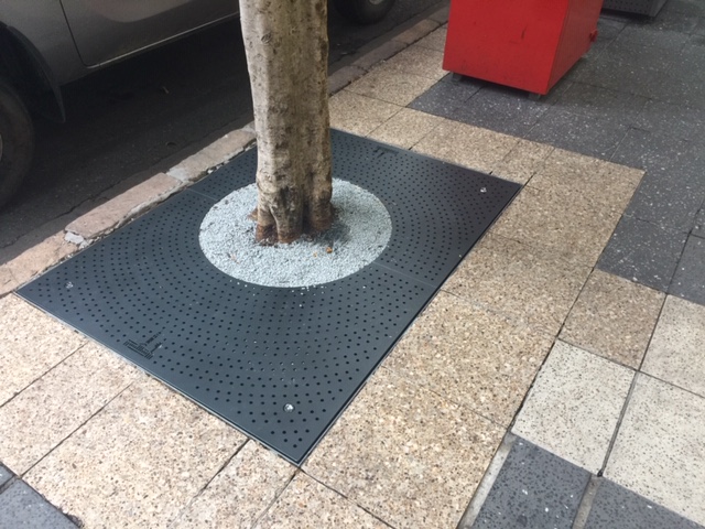 Brisbane CBD Porous Paving and Tree Grates Installation — photo 1